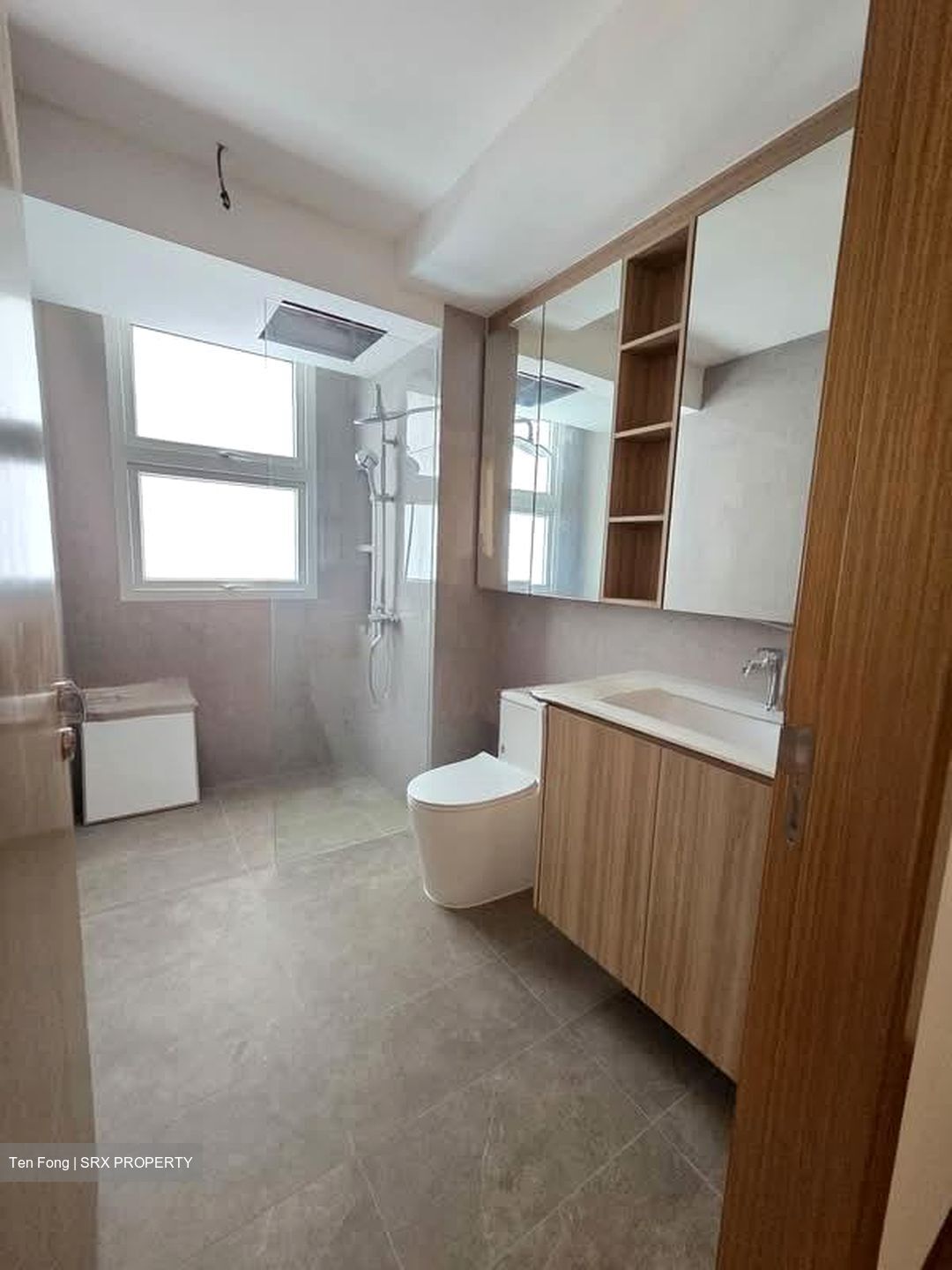 Opera Estate (D15), Terrace #598675231